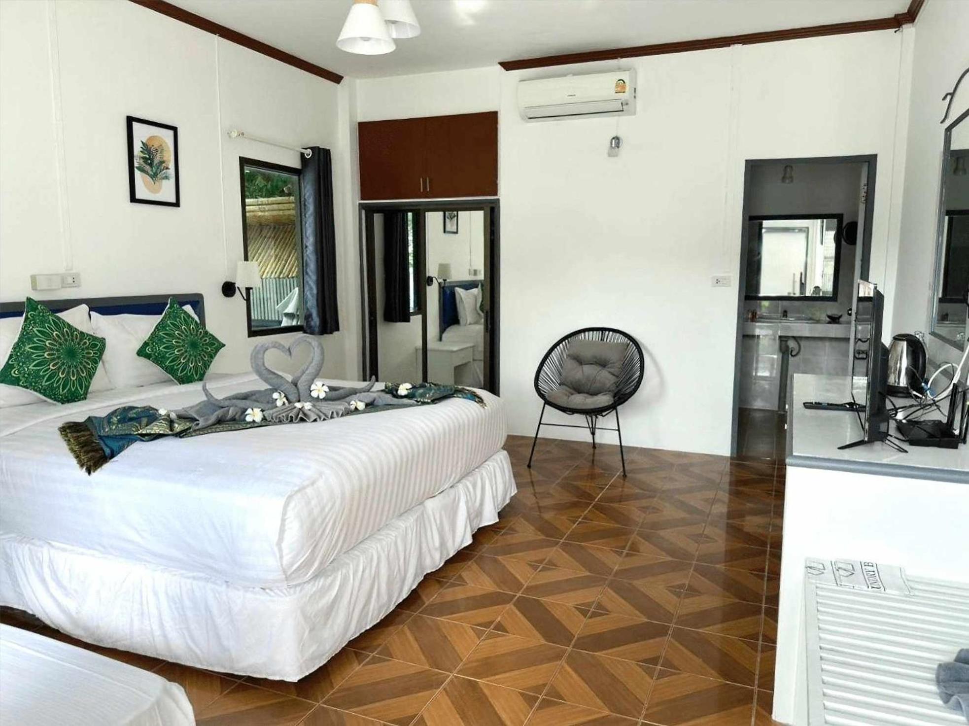 Bay Beach Resort Choeng Mon Экстерьер фото