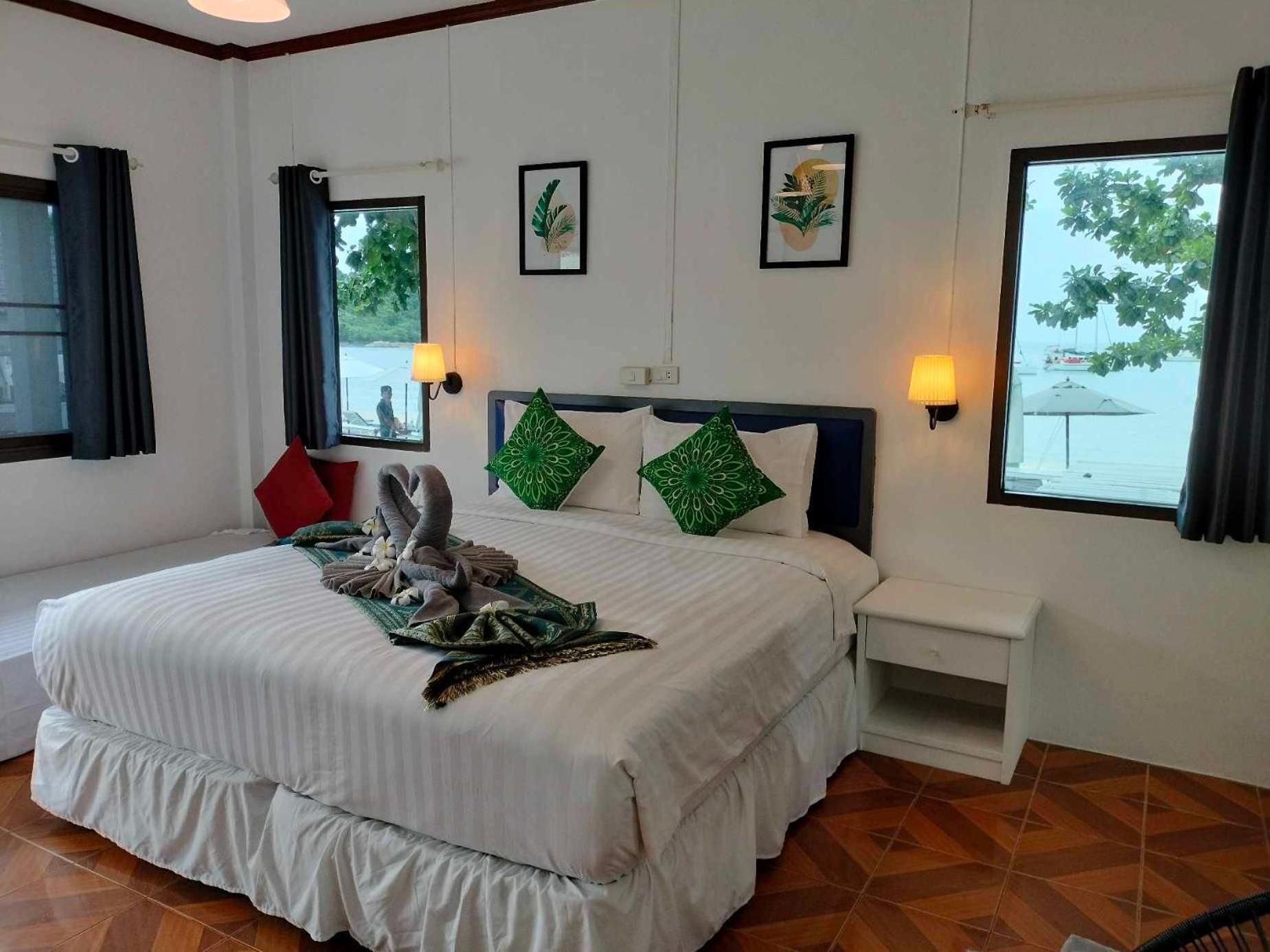Bay Beach Resort Choeng Mon Экстерьер фото